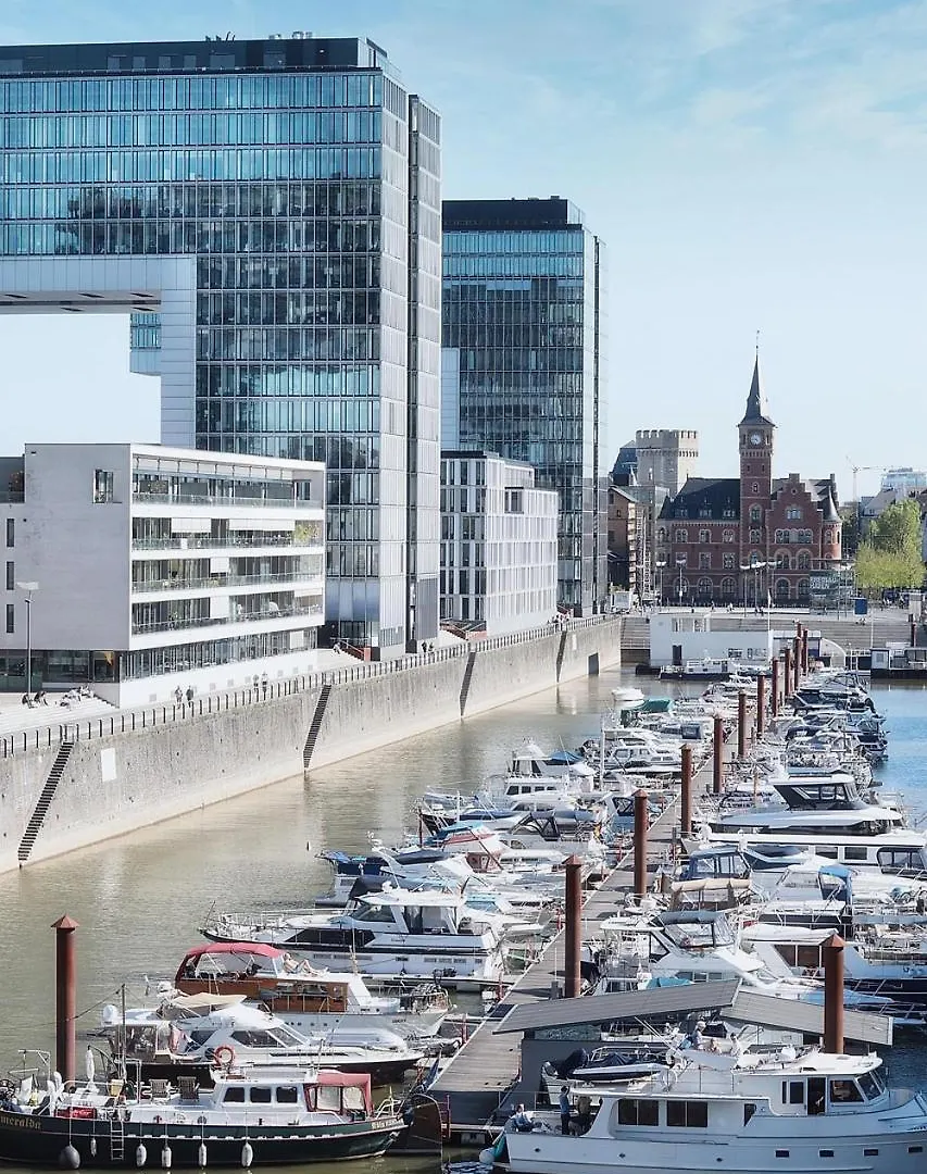 Exklusive Suite - Zentral In Der Koelner Suedstadt - Kostenloser Privatparkplatz - Perfekt Fuer Bis Zu 6 Gaeste - Smart Home 0*, Köln