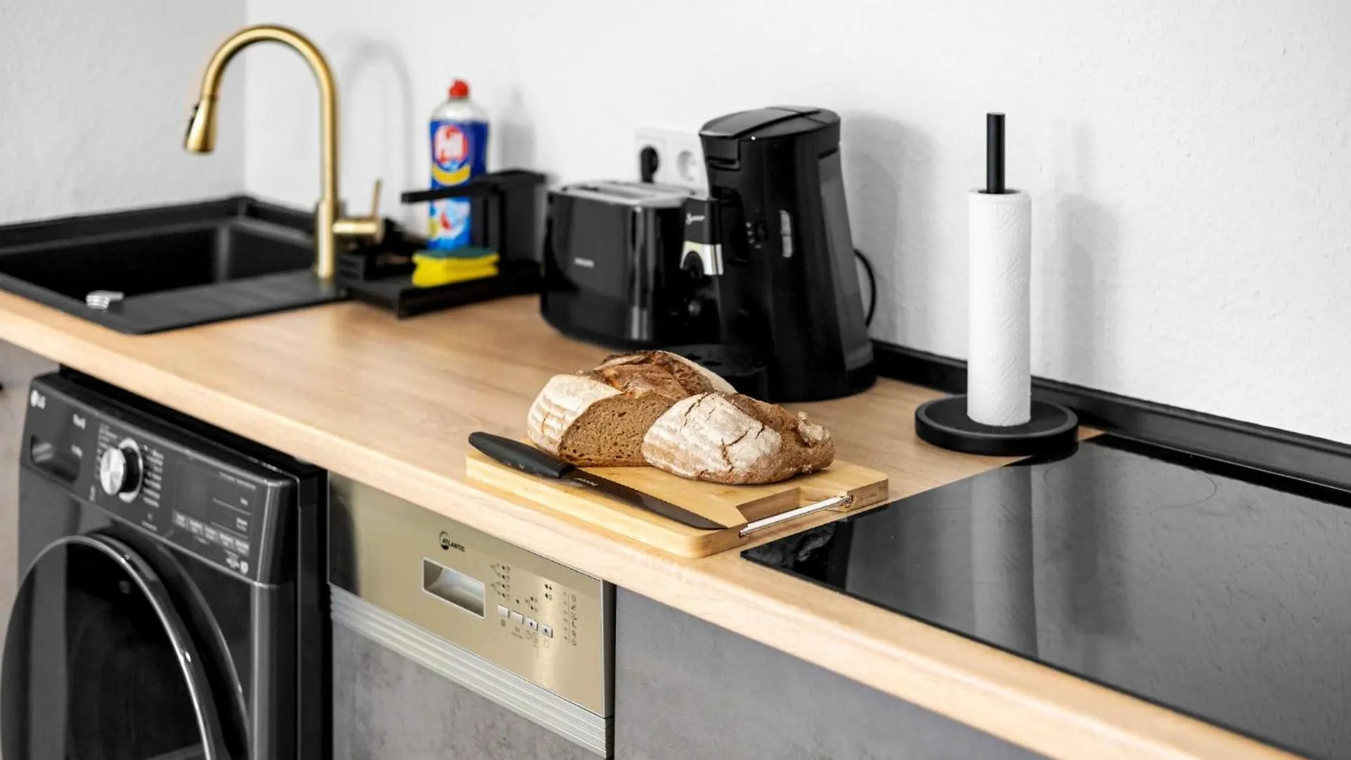 Apartman Exklusive Suite - Zentral In Der Koelner Suedstadt - Kostenloser Privatparkplatz - Perfekt Fuer Bis Zu 6 Gaeste - Smart Home