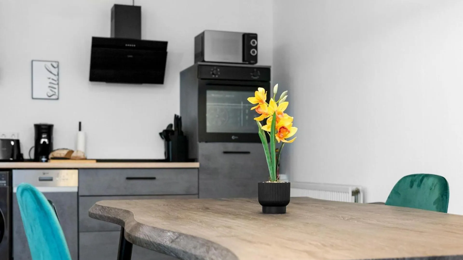 Exklusive Suite - Zentral In Der Koelner Suedstadt - Kostenloser Privatparkplatz - Perfekt Fuer Bis Zu 6 Gaeste - Smart Home Apartman